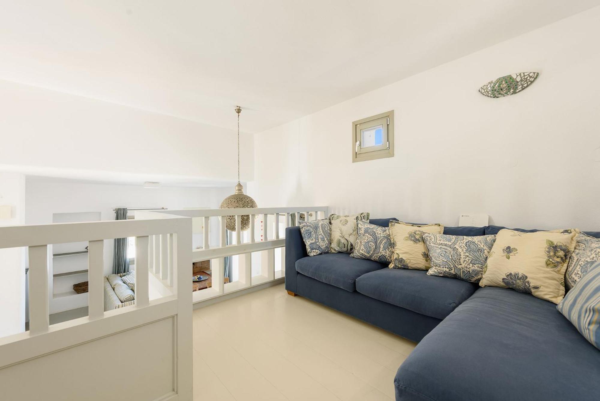 Seaside With Hot Tub, Vineyard, Shared Pool And View Páros